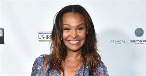 samantha mumba nude|Noughties pop star strips completely naked to show off tan lines。